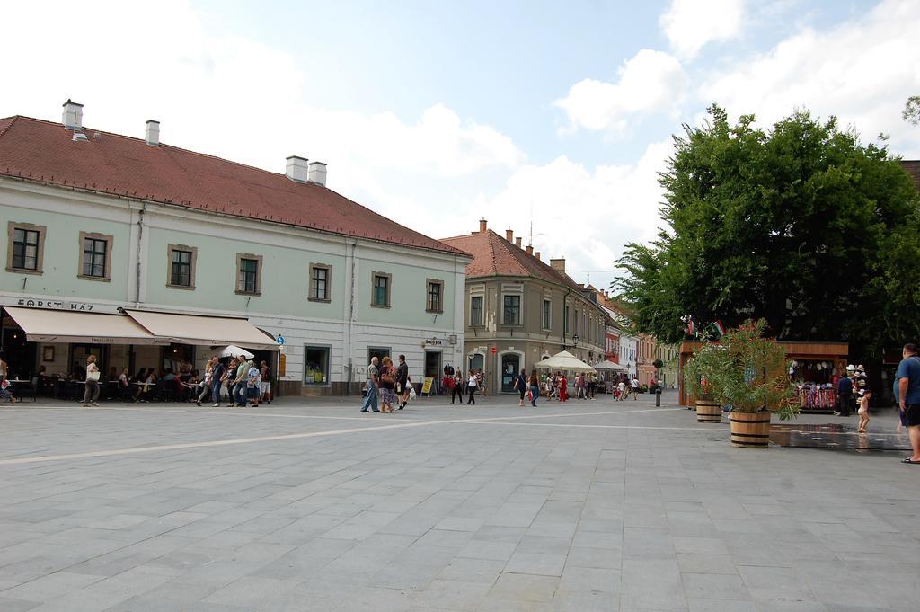 Anna Apartman Eger Exterior foto